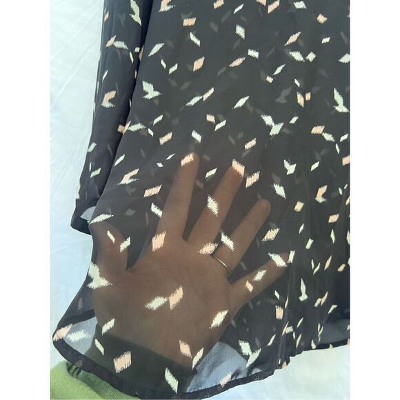 Maurices Black Light Weight 3/4 Length Sleeve Top Woman’s Size Medium - Picture 7 of 7